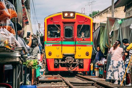 Ayutthaya, Damnoen Floating & Maeklong Railway Market Day Tour 