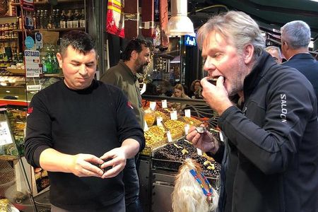 Private Food tour in Europe and Asian Side of Istanbul 