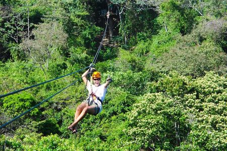 Roatan Excursion: Zip-Line with Sloths park 