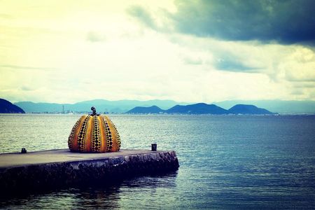 Naoshima private tour by national licensed tourguide