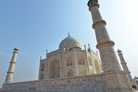 2 Days : Delhi Tour Combo with Taj Mahal Tour at Sunrise