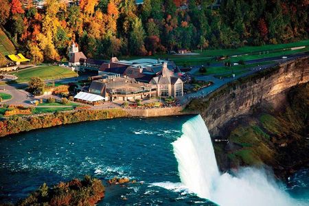 Luxury Small-Group Niagara Falls Day Tour from Toronto with Hornblower Cruise