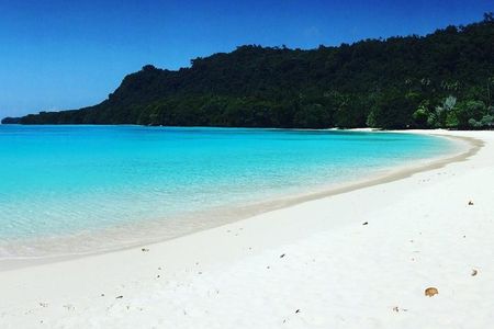 Full Day Santo Blue Hole, Champagne Beach, Million Dollar Point & Port Olry Tour