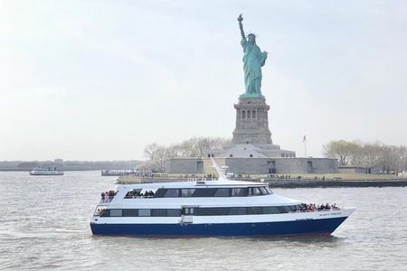 New York City Skyline and Statue of Liberty Cruise 