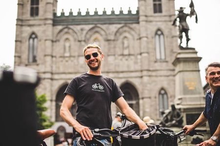 Bike Tour : Downtown, Old Montreal, Waterfront by Fitz Montreal