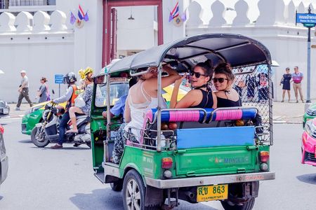 Bangkok Tuk Tuk Walk & Temple Tour With Wat Pho, Arun & Traimit
