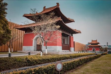 Nanjing Day Trip from Shanghai :Explore Sun-Yatsen Tomb,Old city wall, etc.