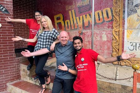 All In One Combo Tour of Mumbai City, Dabbawalas, Dhobhi Ghat, Slums & Bollywood