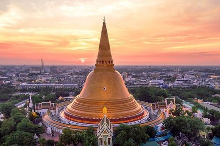Bangkok Day Trip: Railway Market, Floating Market & Nakhon Pathom