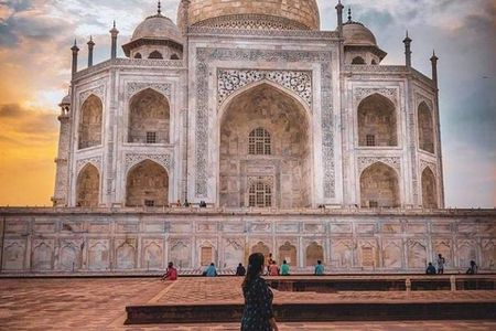 Sunrise Taj Mahal Tour From Delhi