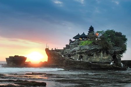 Bali Half-Day TANAH LOT SUNSET, Taman Ayun Temple with Dinner