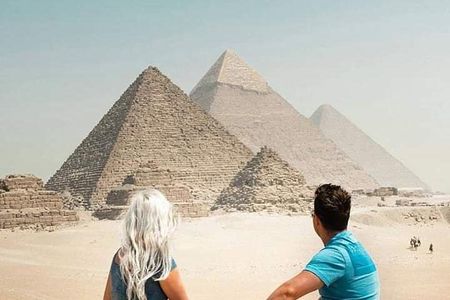 Private Tour at Giza Pyramids & Sphinx 