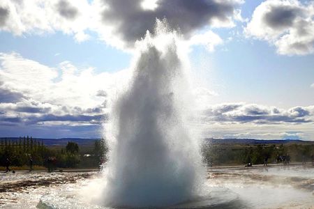 Golden Circle & Secret Lagoon Luxury Private Tour in a new luxury Mercedes Benz