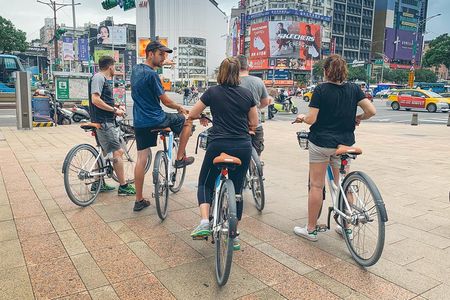 4-Hour Morning Cycling City Tour (incl. breakfast)