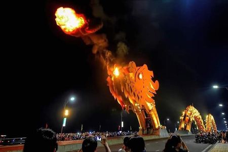 Da Nang ByNight Tour with Monkey Moutain,Marble Mountain& Dragon Bridge(Private)