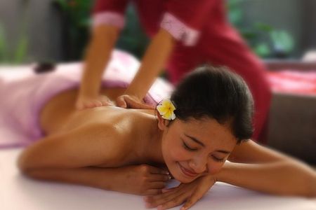 Traditional Bali Massage for 60 minutes in Kuta Area 