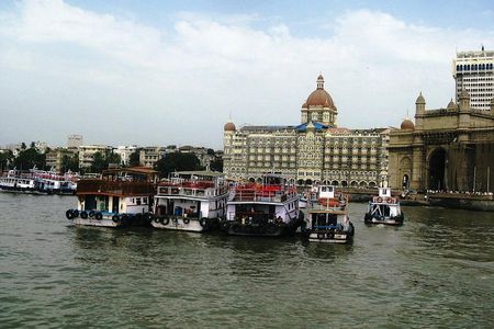 All in one-Combo of City, Dhobighat, Slum & Dabbawala with ferry and train ride.