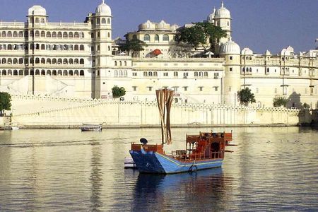 6 Days Golden Triangle Tour with Udaipur : Delhi, Agra, Jaipur