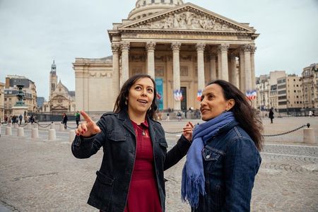Private Tour: Secrets of Notre Dame & Latin Quarter with a Local 