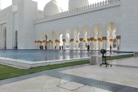 Abu Dhabi Tour with Sheikh Zayed Grand Mosque from Dubai