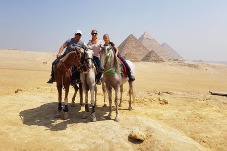 Day tour with Guide to Giza Pyramids, Sakkara, Dahshur and Memphis