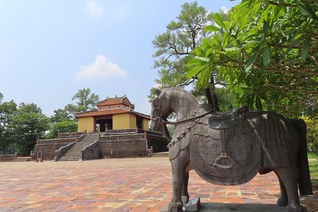 Hue Royal Tombs Tour- 3 Most Beautiful Tombs Of Nguyen Dynasty