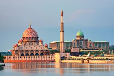 Budget Tour: Full Day Putrajaya, Batu Caves & Kuala Lumpur City