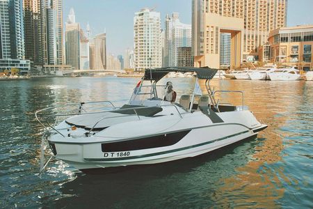 Dubai 1h Sea escape: little get away!