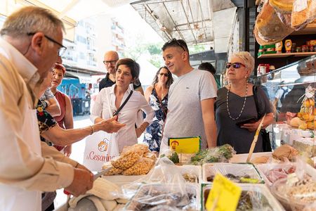 Cesarine: Market Tour & Typical Dining at a Local's Home in Rome