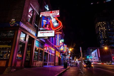  Nashville Ghosts: Wild Hauntings and Dark History of Music City