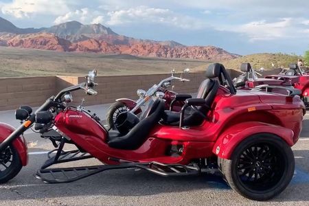  Vegas Strip and Red Rock Canyon Guided Trike or Slingshot Tour 