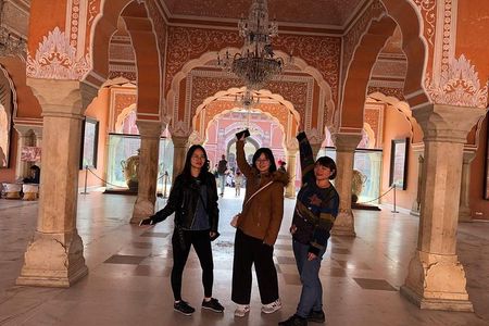 Private Jaipur City Tour from Delhi by Car