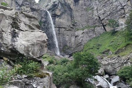 Hiking to Laza and Mujug Waterfalls 