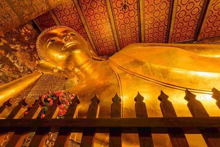 Bangkok Tour by Selfie Expert : FlowerMarket, WatTraimit, WatPho