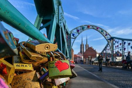 Wroclaw: Ostrow Tumski & Old Town Highlights Private Walking Tour 