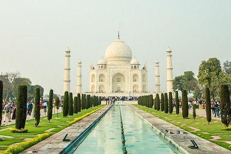 Taj Mahal Private Guided Tour from Delhi with Entrance