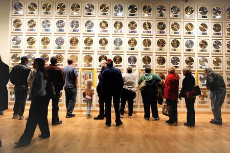 Before-Open Guided Tour & Admission to Country Music Hall of Fame