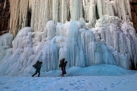 Chadar Trek (Frozen Zanskar River)