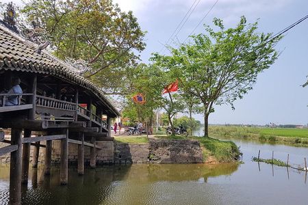 Hue Half-Day Private Tour: Thanh Toan village & Imperial Citadel