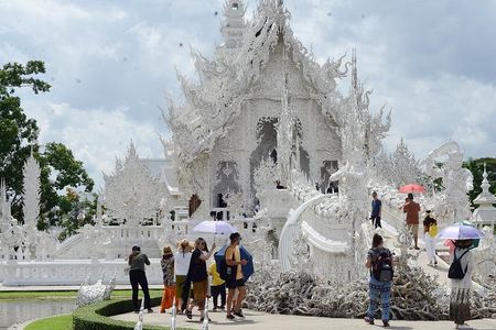 Exclusive Chiangrai White Temple, blue temple, black house. 
