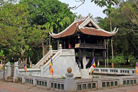 Authentic Half-Day Hanoi Old Quarter and Temples Tour 