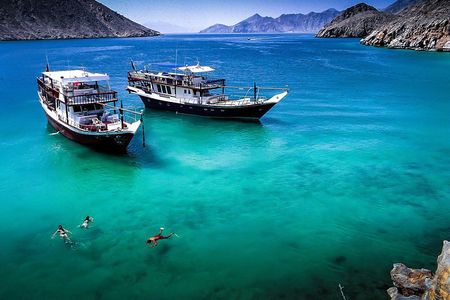 Full Day Musandam Cruise with Lunch and Snorkelling from Dubai