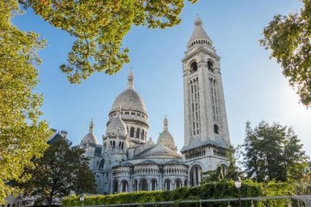 Montmartre Guided Tour with Sacré Cœur Church & City Views