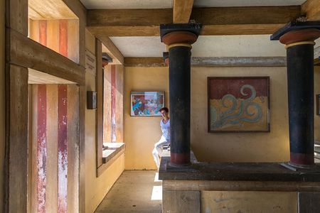 Labyrinth of Knossos (Shared Tour with Entry Tickets)