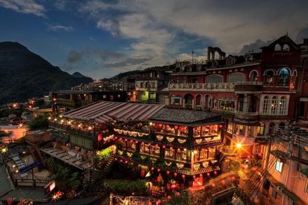 Jiufen Night Tour