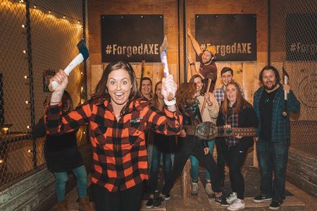 Axe Throwing Guided Experience