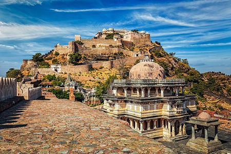 Full Day Tour From Udaipur To Kumbhalgarh and Ranakpur By Car