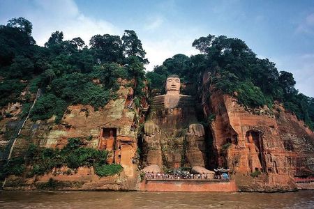 One Day Trip to Chengdu Panda Base and Leshan Buddha Tour