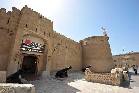 Dubai Walking Tour "Fahidi Area, Dubai Museum, Souks"