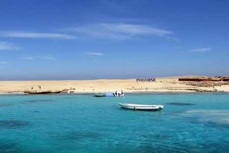 From Hurghada: Paradise Island Full-Day Snorkeling Tour